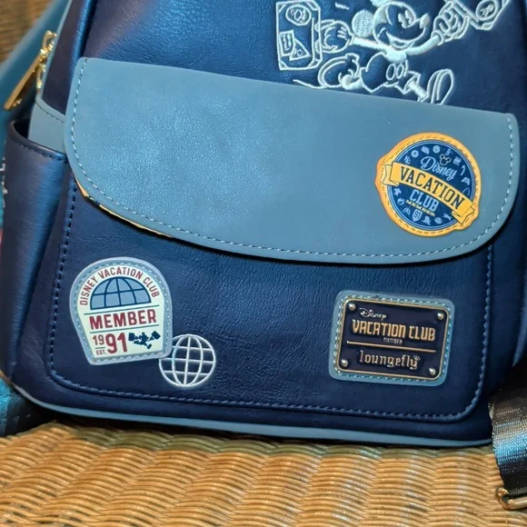 Disney Loungefly Vacation Club 30th Anniversary - Picture 3 of 9